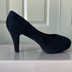 Boston Design Studio Women's 9W Faux Suede Heels Round Toe & Platform Sole Pumps